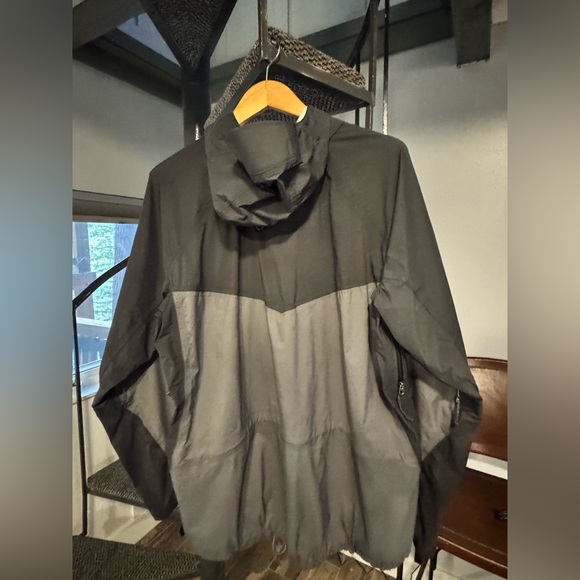 REI Men's E1 Elements Rain Jacket - Large - Picture 2 of 5